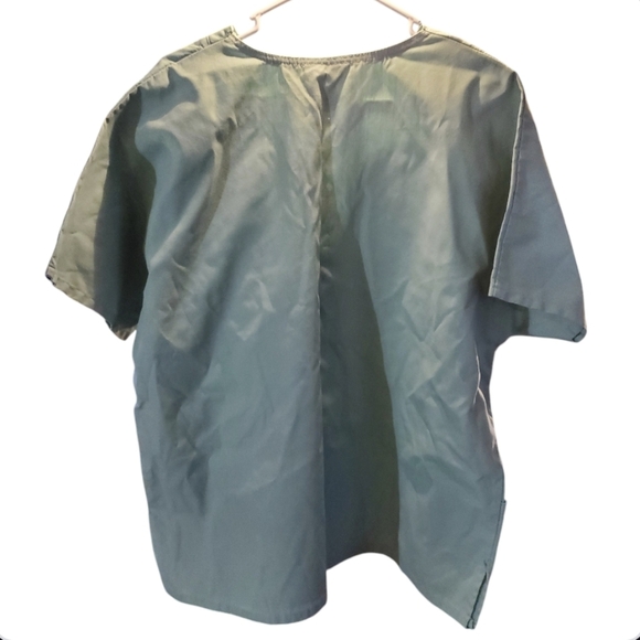 Fundamentals By White Swan V-Neck Light Green Scrub Top - Picture 3 of 3
